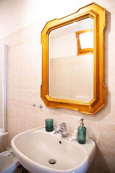 Cozy Apartment With A Strategic Position Firenze Esterno foto